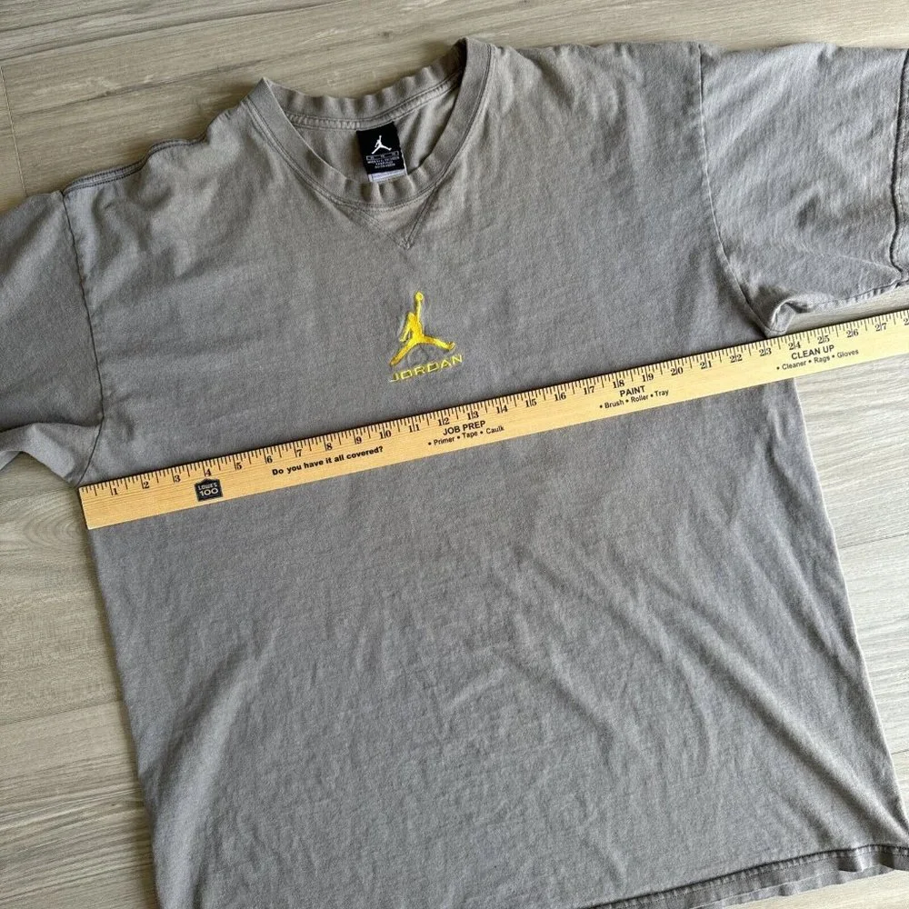 Nike‎ Air Jordan Embroidered Jumpman Logo T-Shirt Vintage Gray Yellow Size XL